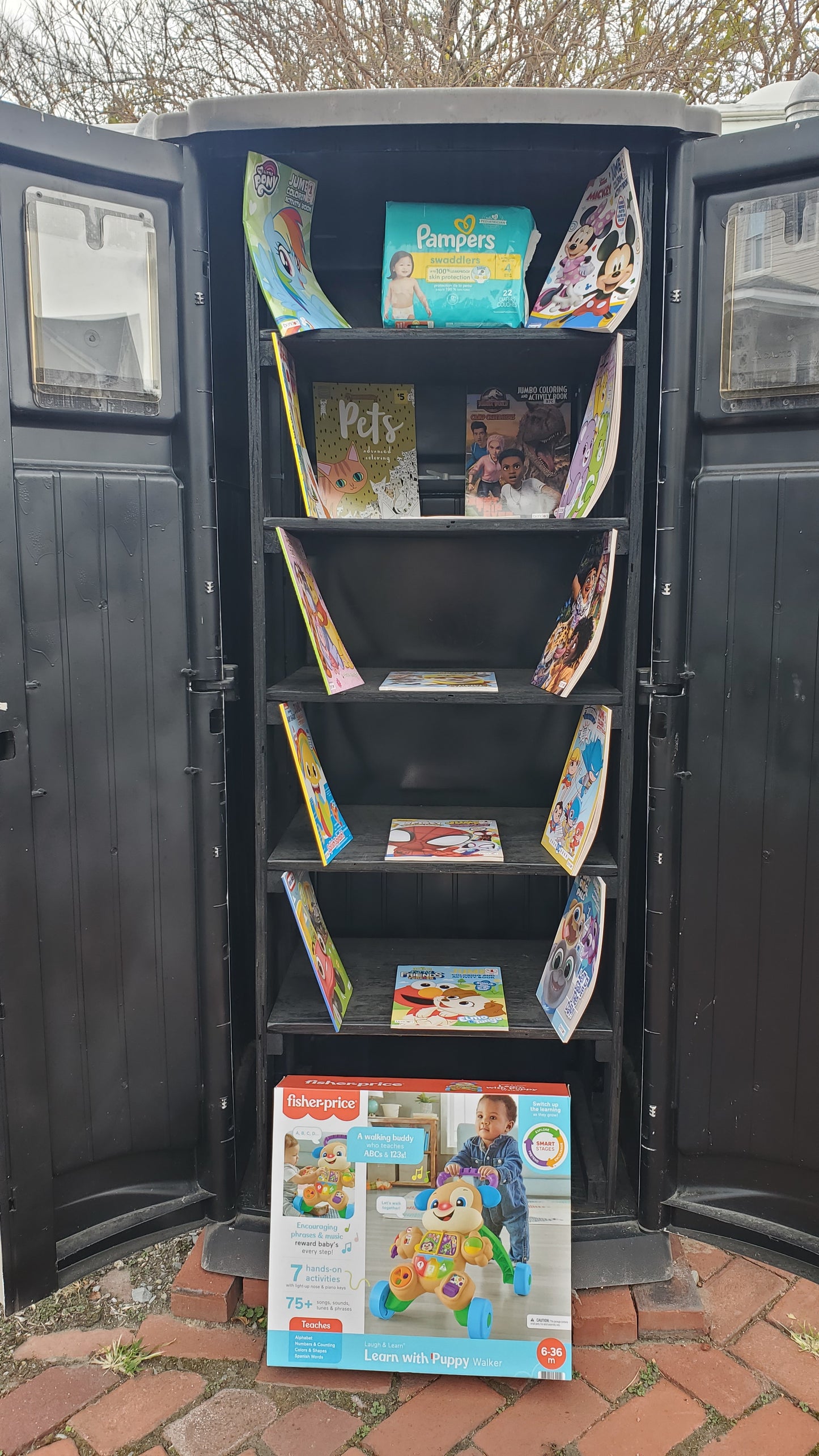 Everything in this toy box is free. All the items inside are education related with new items being added regularly. Take what you need, give what you can.
This pantry is accessible 7 days a week from dawn to dusk. Due to the weather May 1st until October 31st. 616 2nd Avenue, Altoona Pennsylvania, 16602. On the corner of 7th street and 2nd Ave.
I need your help I am collecting items and distributing them using the shed. I am focused on educational books and activities in all levels such as math, science,