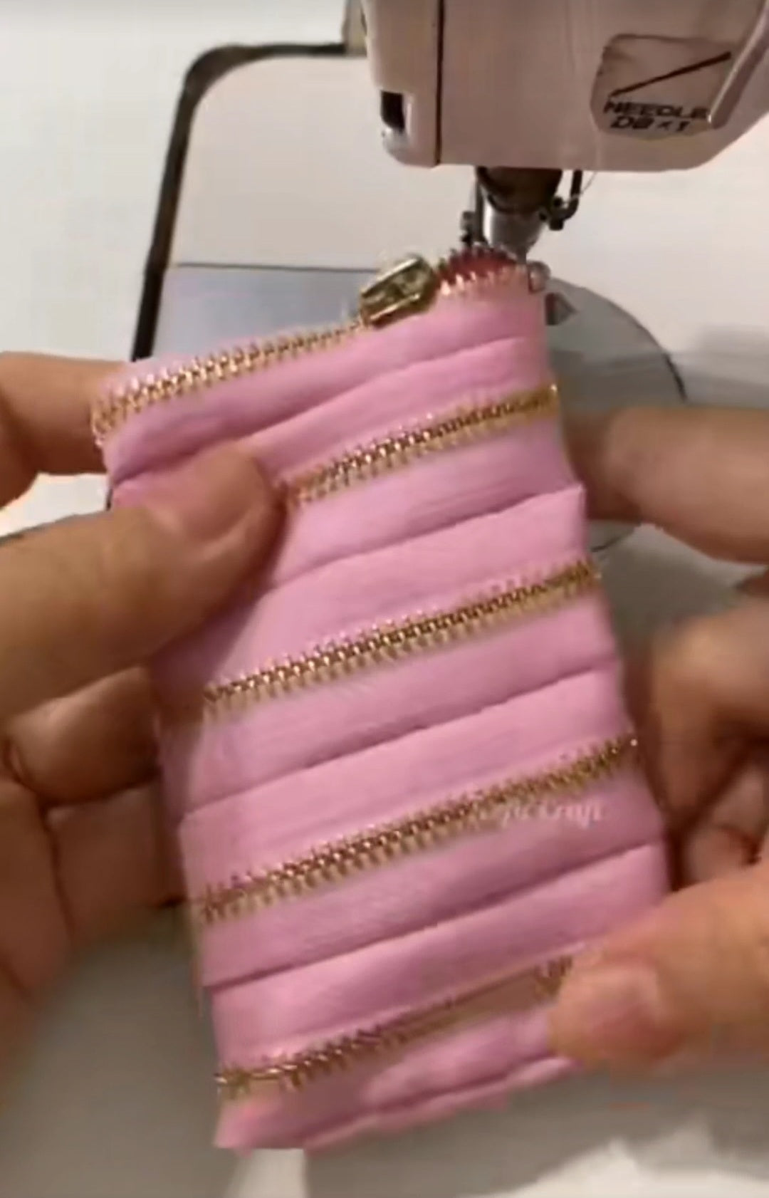How to make a continuous zipper bag