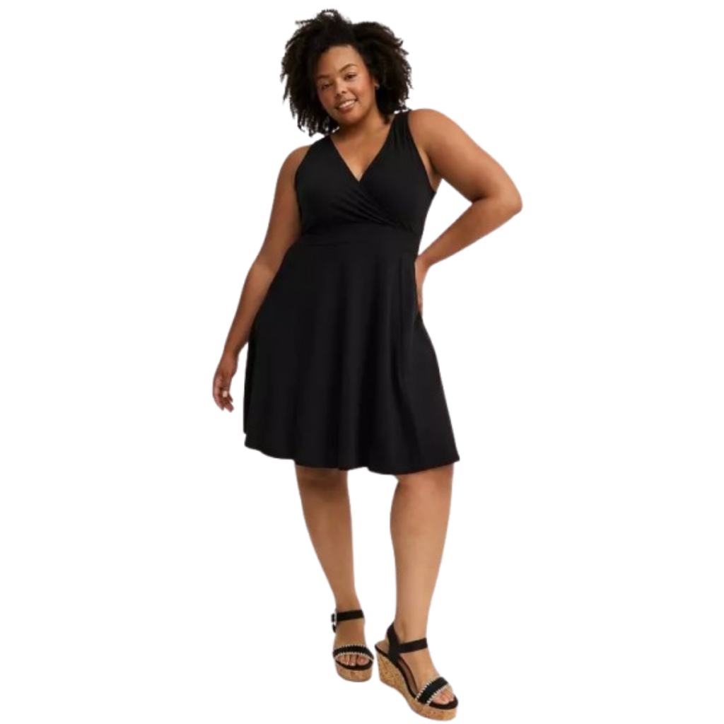 Dress Giving A Feminine Silhouette And Side Pockets