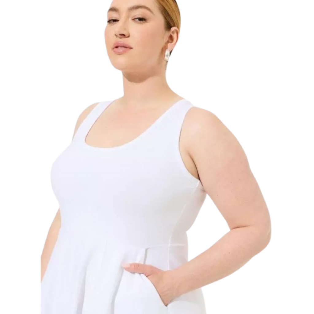 Dress Giving A Feminine Silhouette And Side Pockets