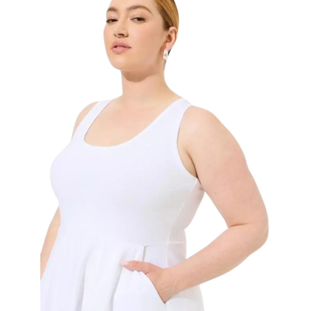 Dress Giving A Feminine Silhouette And Side Pockets