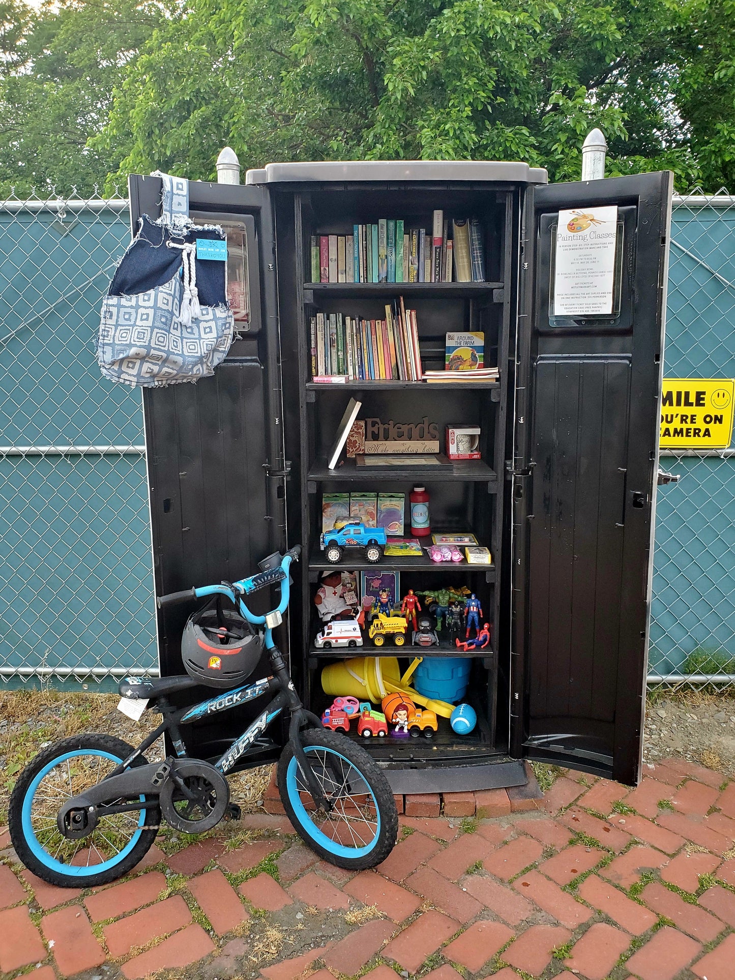 Everything in this toy box is free. All the items inside are education related with new items being added regularly. Take what you need, give what you can.