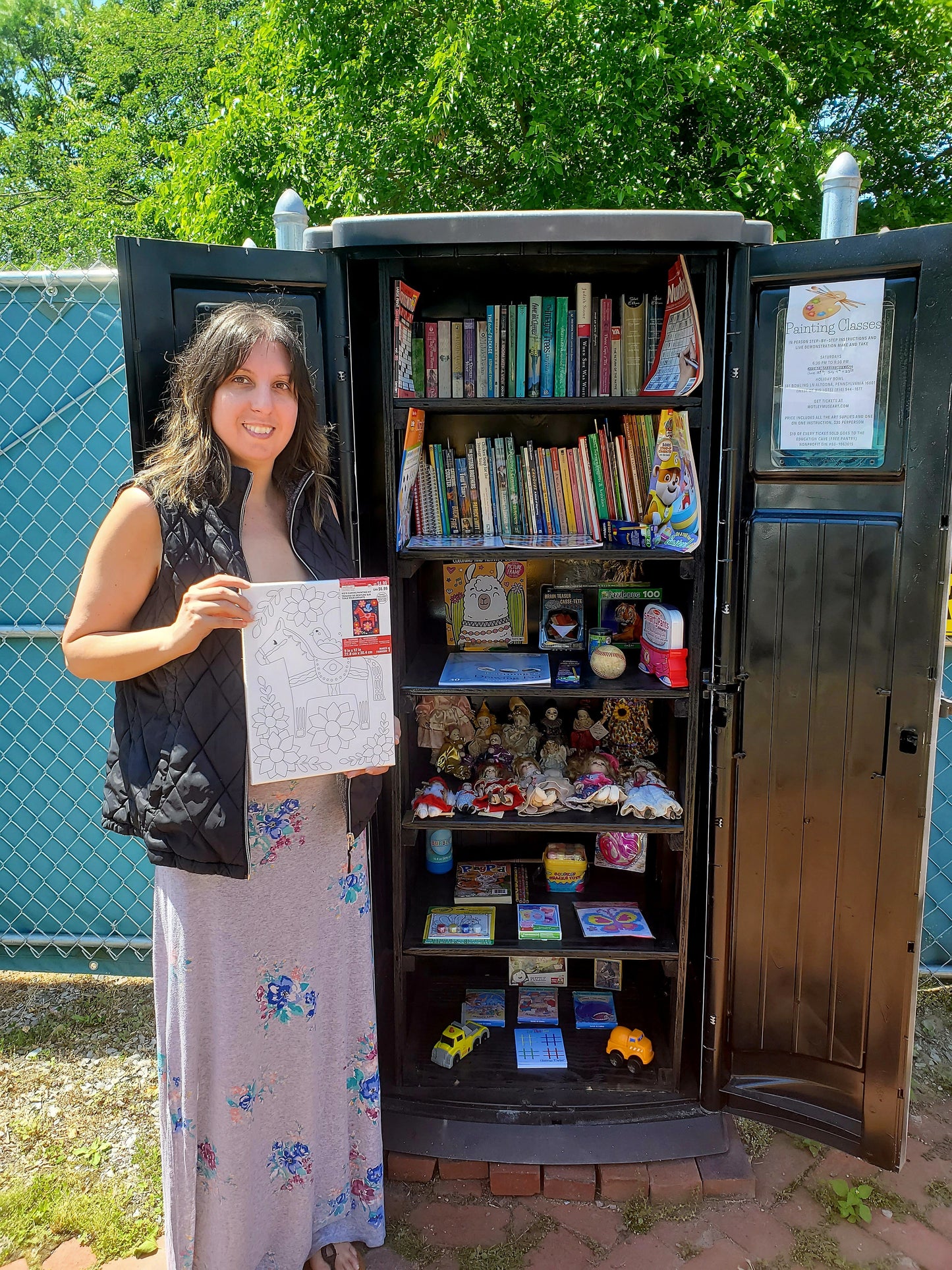 Everything in this toy box is free. All the items inside are education related with new items being added regularly. Take what you need, give what you can.