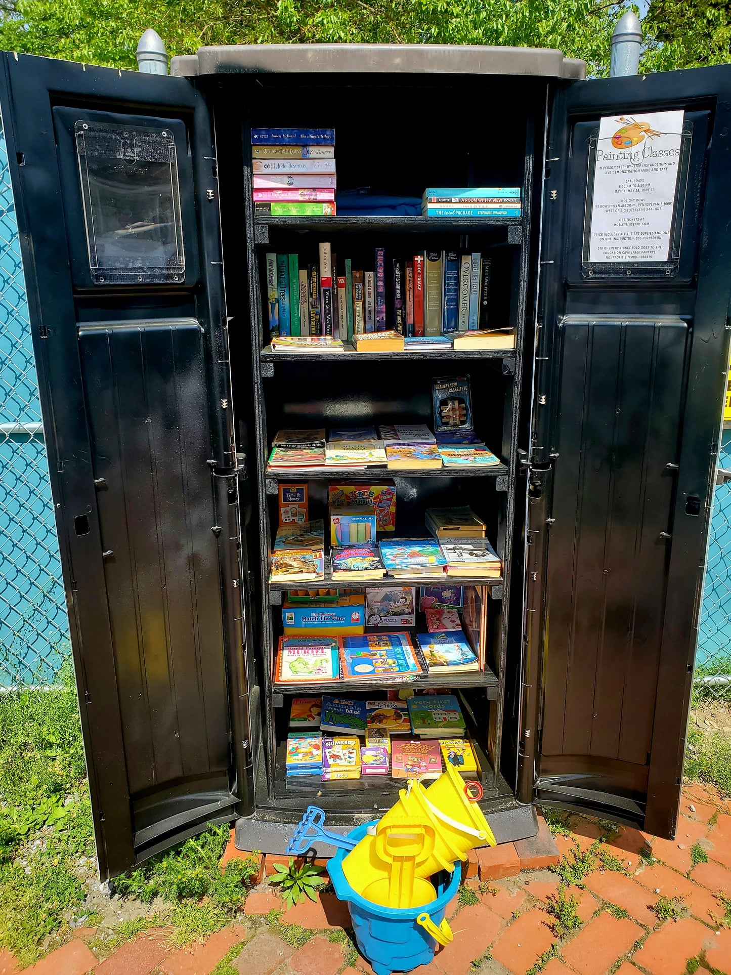 Everything in this toy box is free. All the items inside are education related with new items being added regularly. Take what you need, give what you can.