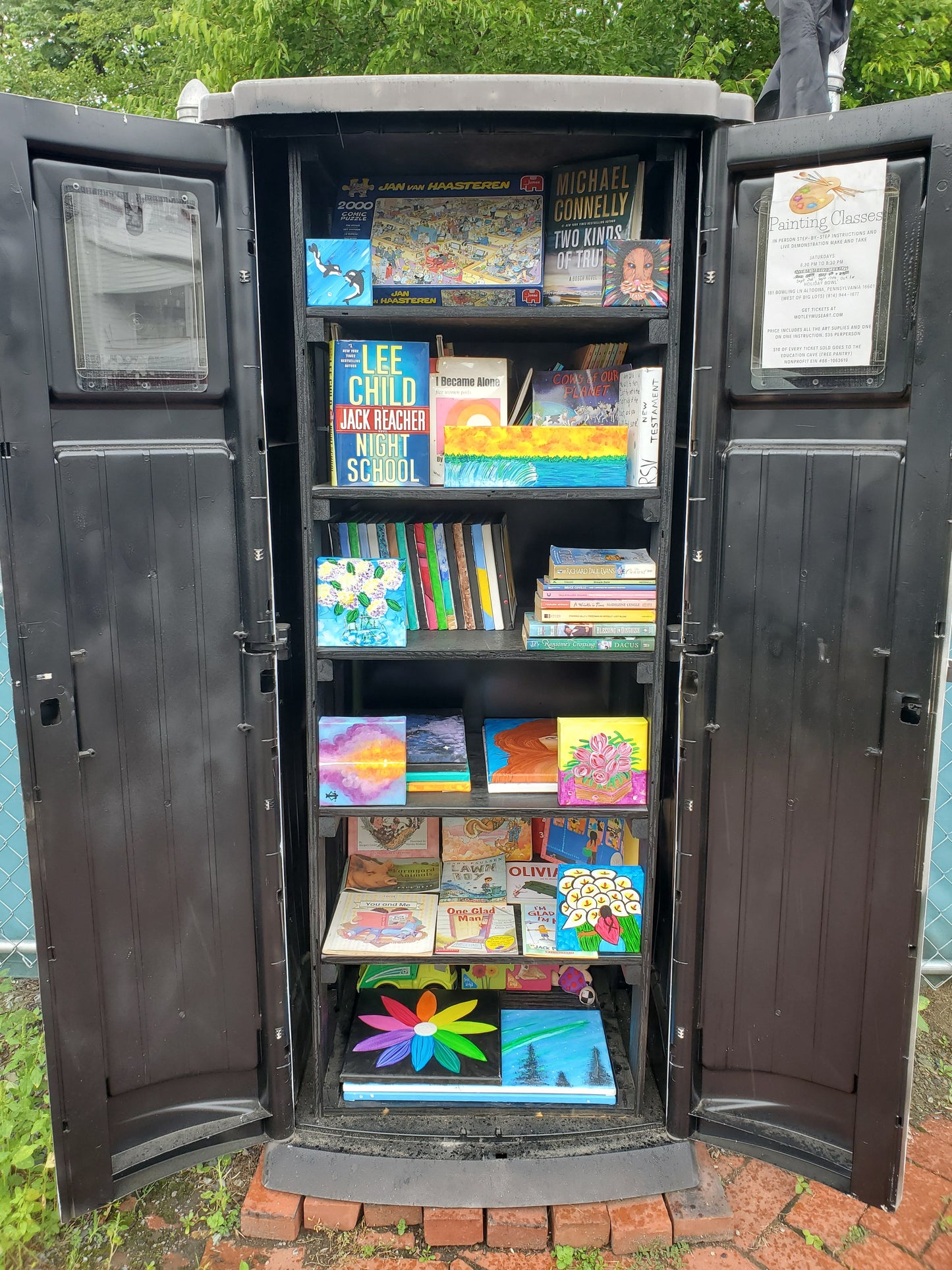 Everything in this toy box is free. All the items inside are education related with new items being added regularly. Take what you need, give what you can.