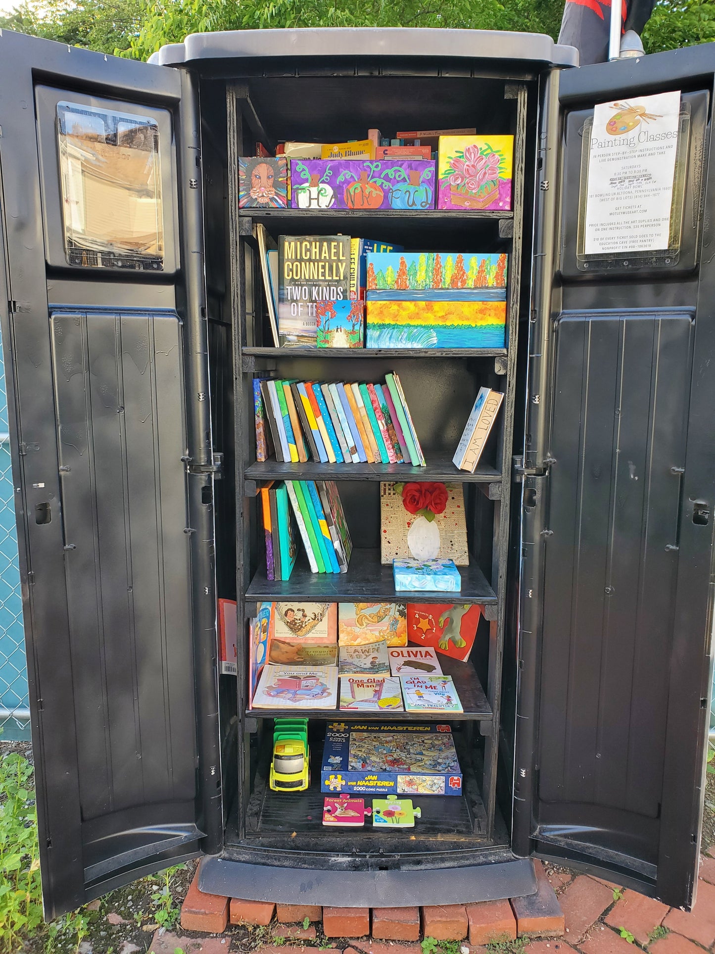 Everything in this toy box is free. All the items inside are education related with new items being added regularly. Take what you need, give what you can.